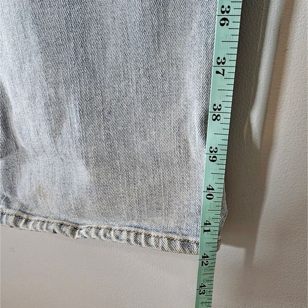 Old Navy Mid Rise Boyfriend Light Wash Embroidered Jeans Size 18 - Picture 9 of 10